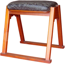 画像をギャラリービューアに読み込む, 木製仏具/本堂用椅子(タモ材)高さ36cm【積上可能】ロット20脚 (受注生産）
