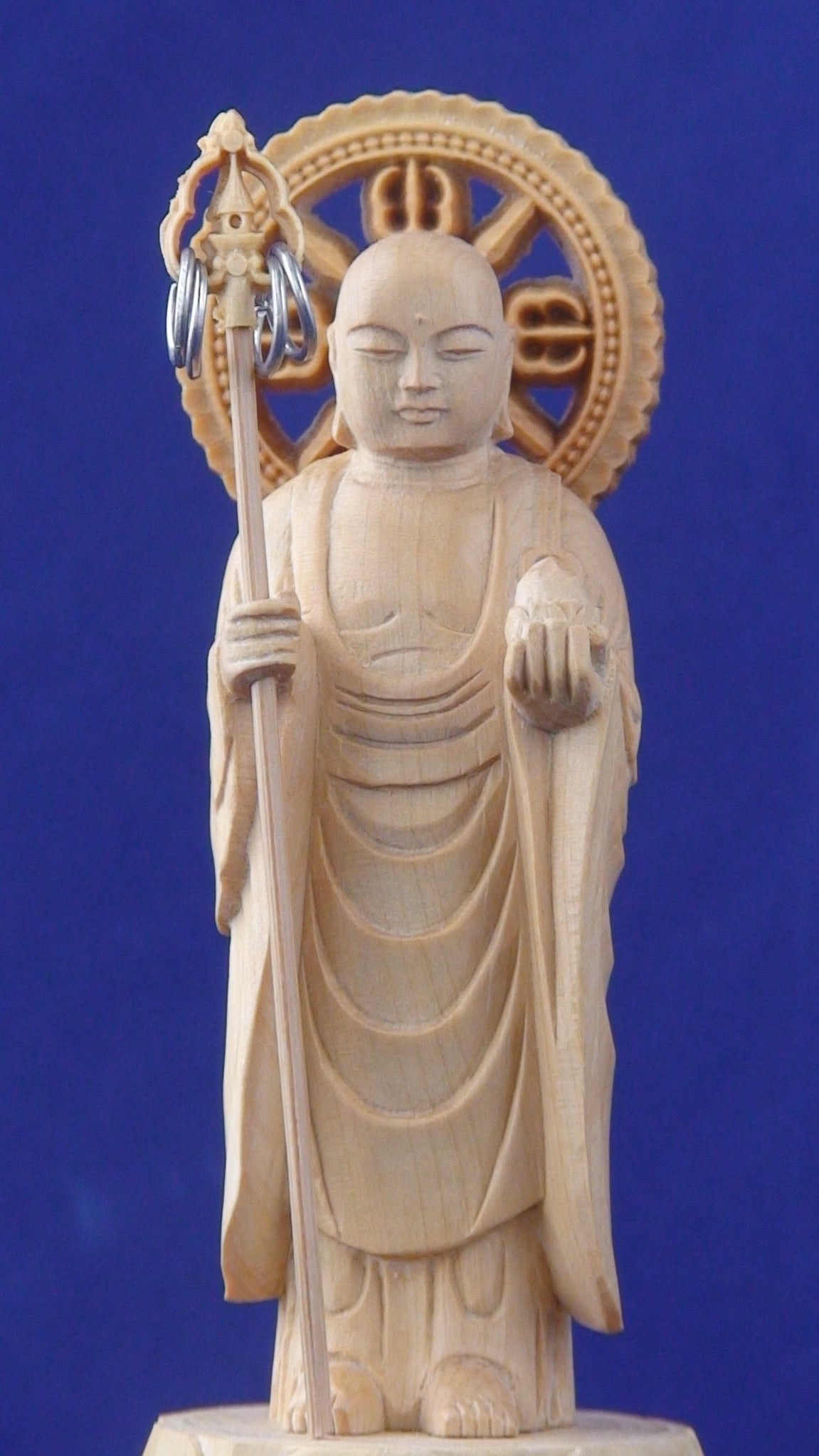 木彫仏像 地蔵菩薩立像身丈2.5寸円光背(容器）蓮台柘植　ツゲ